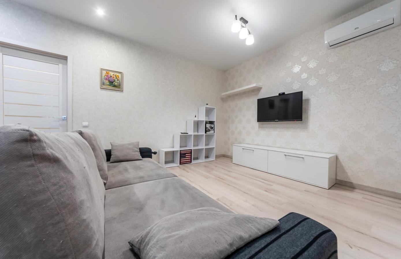 Apartment On Draghomanova 2A Κίεβο Εξωτερικό φωτογραφία